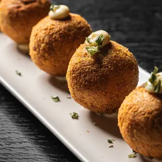 HOT BALLS sushi