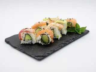 Maki Rainbow Roll (8 uni)