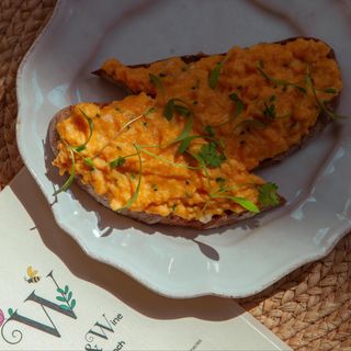 Ovos Mexidos no Pão