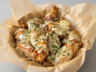 Garlic parmesana wings 8 Uni