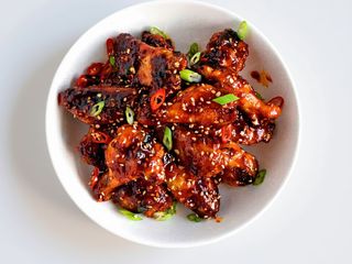 Gochujang Korean Sweet & Spicy Chicken Wings 8 Unidades