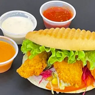 Menu Crispy Chicken Doner Com Batata Frita é Bebida