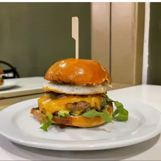 Menu Classic Burger Com Batata Frita é Bebida