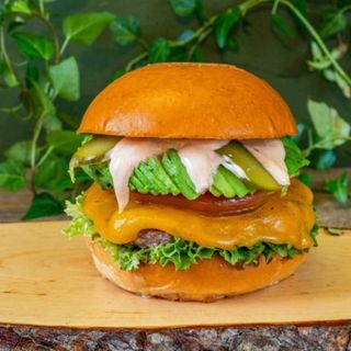 Juicy Cheeseburger