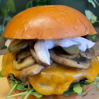 Menu Hambúrguer de Cogumel Com Batata Frita é Bebida