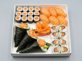 B01 Sushi Salmão Misto 35 Peças