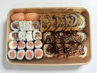 C8 sushi combinado (31 peças) 