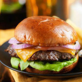 MENU Mira Burger com Batatas Fritas e Bebida