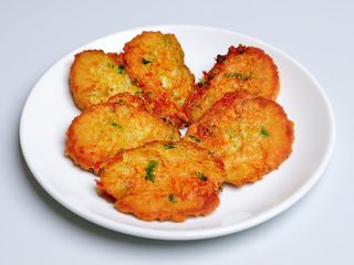 Pataniscas de Bacalhau com Arroz (Serve 2)