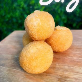 Bolinhas de Queijo - 4 Unidades