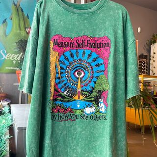 Tshirt "Measure Self-Evolution By How You See Others" (Green)