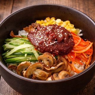 韩式拌饭 Korean mixed rice bowl (bibimbap)