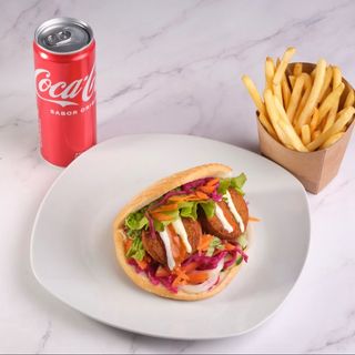 Menu  Doner Falafel Com Batata Frita é Bebida