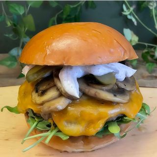 Menu Hambúrguer  de Cogumelo Com Batata Frita é Bebida