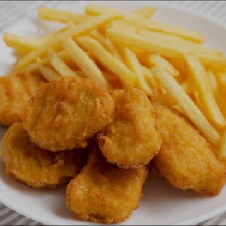 Menu Chicken Nuggets Prato Com Bebida