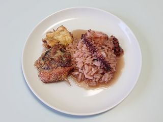 Filetes de Polvo com Arroz do Mesmo