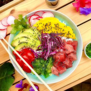 Poke Sunny Tuna Tataki