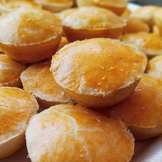 Empada de Frango com queijo cremoso