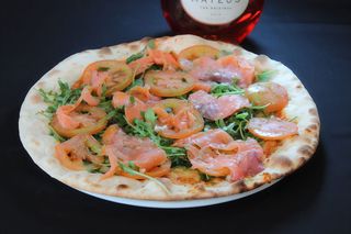 Pizza Salmão Fumado Familiar