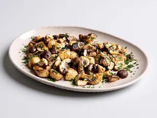 Cogumelos Salteados com Salada