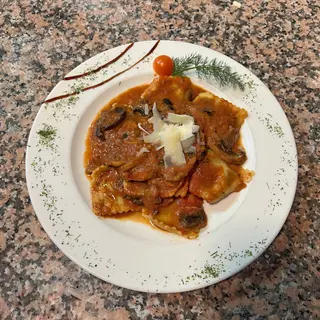 Ravioli de Requeijão e Espinafres