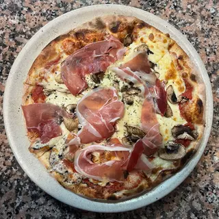 Pizza Prosciutto Funghi