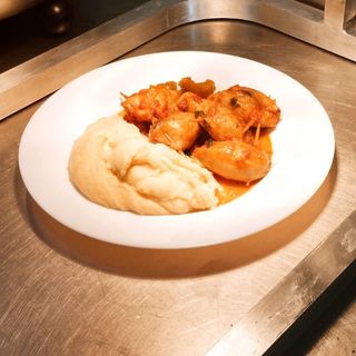 Lulas Recheadas com Puré de Batata ou Arroz Branco