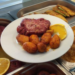 Pernil com Batata Assado no Forno