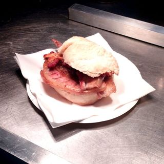 Lombinho de Porco no Pão "Assado na Brasa"