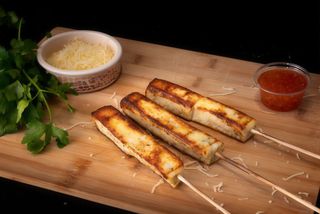 Espetinho de Queijo Coalho