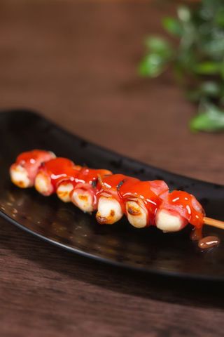 Espetinho de Queijo com Goiabada e Bacon