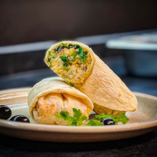 Bacalhau à brás in a wrap