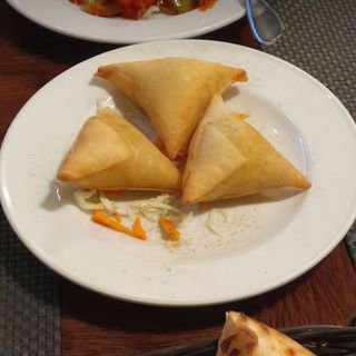 Chamuça de frango/Chicken Samosa