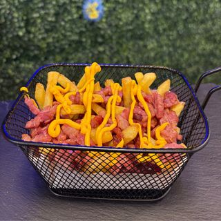 Batata frita com bacon e cheddar