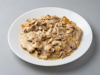 Bifinhos Com Cogumelos e Natas