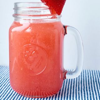 Red fruits lemonada