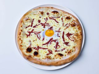 La Pizza Carbonara