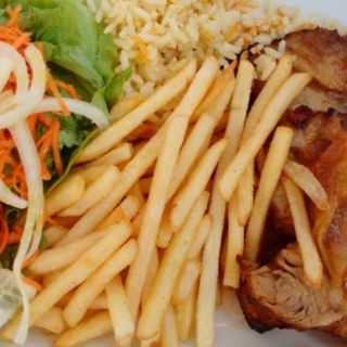 Bifana de porco +Batata frita+ Bebida