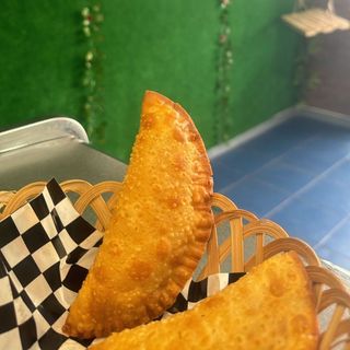 Pastel de bacon com queijo