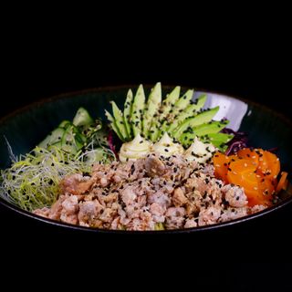 Salmão grelhado no Poke Bowl