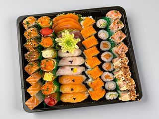Sushi misto free style (52pcs) + sushi quente (16pcs)