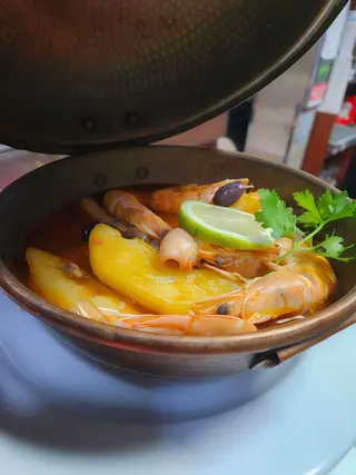 Cataplana de Lulas com Mariscos