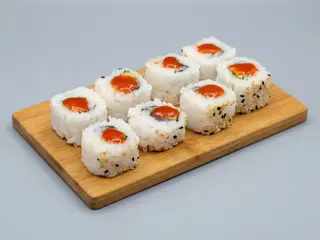 Spicy Salmon & Tuna Uramaki 8 pcs 