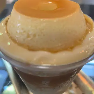 Bolo no pote de pudim brasileiro
