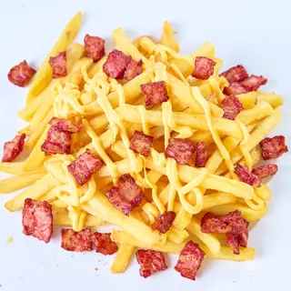 Batata Frita Média com Bacon e Cheddar