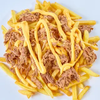 Batata Frita Média com Costela Desfiada e Cheddar