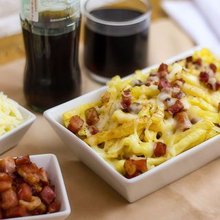 Batata Frita com Bacon e Queijo