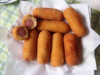 Enroladinho de Salsicha defumada mini 10 unidades