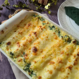 CANELONES COM ESPINAFRES & RICOTA