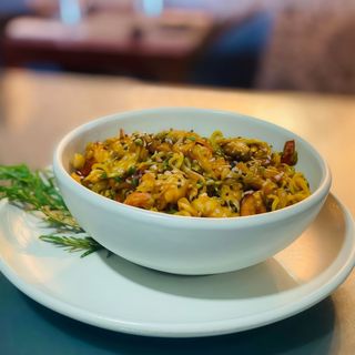 Yakisoba de Peixe Misto